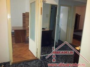 APARTAMENT DE VANZARE,   3 CAMERE,   str VASILE AARON