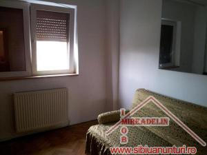 APARTAMENT DE VANZARE,   3 CAMERE,   str VASILE AARON