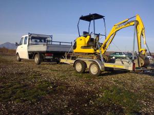 vand mercedes sprinter cu platforma auto si minexcavator komatsu