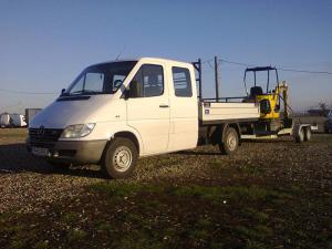 vand mercedes sprinter cu platforma auto si minexcavator komatsu