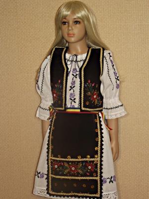 COSTUME POPULARE ROMANESTI