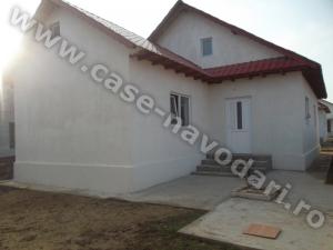 De vanzare casa Navodari 3 camere