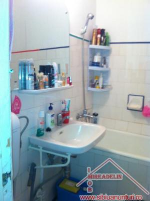 VINDEM APARTAMENT 2 CAMERE,   STRADA NEGOVEANU