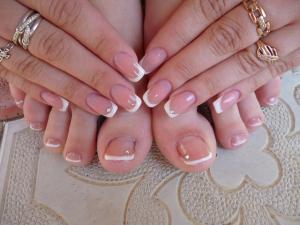 Aplic unghii gel