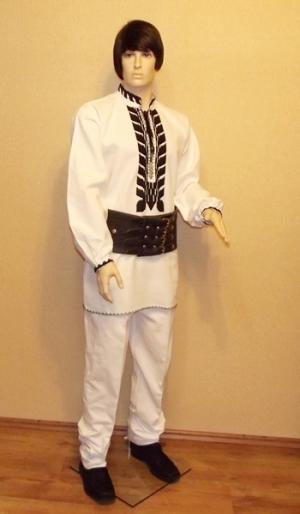 costum popular romanesc