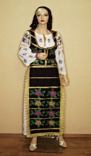 costum popular romanesc