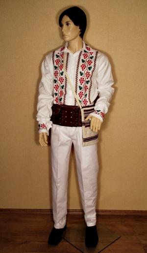 costum popular romanesc