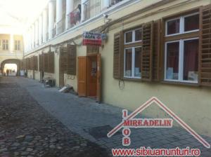 INCHIRIEM SPATIU COMERCIAL 35 mp,   ULTRACENTRAL