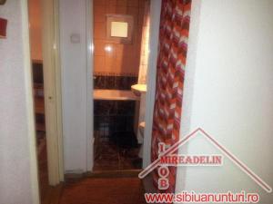 VINDEM APARTAMENT 3 CAMERE,   VASILE AARON STRADA IEZER