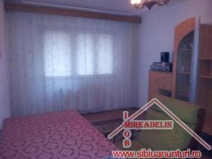 VINDEM APARTAMENT 3 CAMERE,   VASILE AARON STRADA IEZER