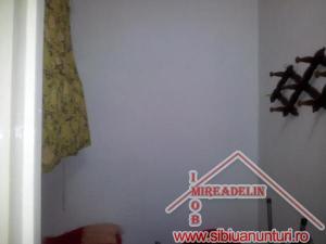 VINDEM APARTAMENT 3 CAMERE,   VASILE AARON STRADA IEZER
