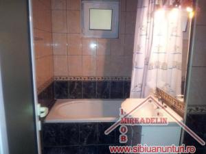 VINDEM APARTAMENT 3 CAMERE,   VASILE AARON STRADA IEZER