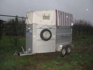 Vand remorca de transport-cai