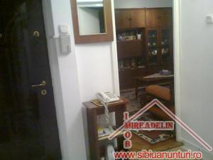 VINDEM APARTAMENT 2 CAMERE STR. CALEA DUMBRAVII