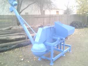 moara dupa tractor  cu ciocanele paioase si cereale italiana cu snec 1400e