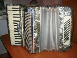 Vand acordeon Armonia 60 basi