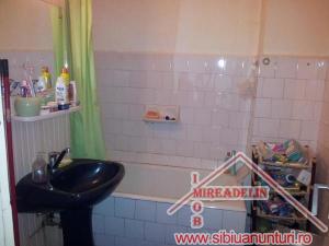 VAND APARTAMENT 2 CAMERE,   HIPODROM IV - str. ARIESULUI
