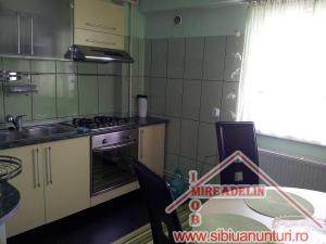 VINDEM APARTAMENT DE LUX- 3 CAMERE,   STR. SCOALA DE INOT