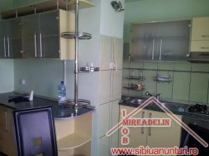 VINDEM APARTAMENT DE LUX- 3 CAMERE,   STR. SCOALA DE INOT