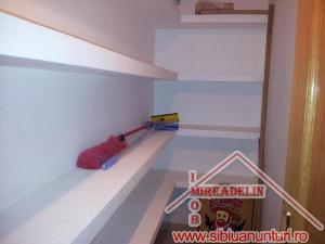 VINDEM APARTAMENT DE LUX- 3 CAMERE,   STR. SCOALA DE INOT