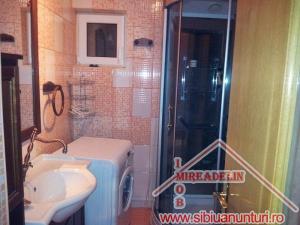 VINDEM APARTAMENT DE LUX- 3 CAMERE,   STR. SCOALA DE INOT
