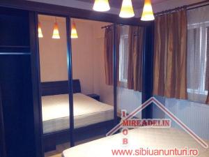 VINDEM APARTAMENT DE LUX- 3 CAMERE,   STR. SCOALA DE INOT