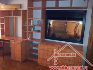VINDEM APARTAMENT DE LUX- 3 CAMERE,   STR. SCOALA DE INOT