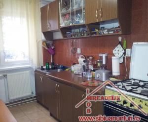 INCHIRIEM APARTAMENT 2 CAMERE,   STR. ALEEA BIRUINTEI