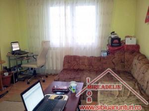 INCHIRIEM APARTAMENT 2 CAMERE,   STR. ALEEA BIRUINTEI