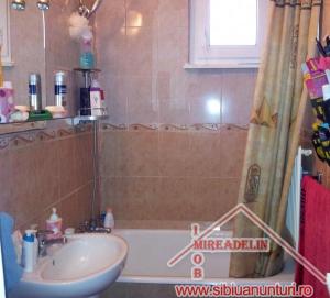 INCHIRIEM APARTAMENT 2 CAMERE,   STR. ALEEA BIRUINTEI