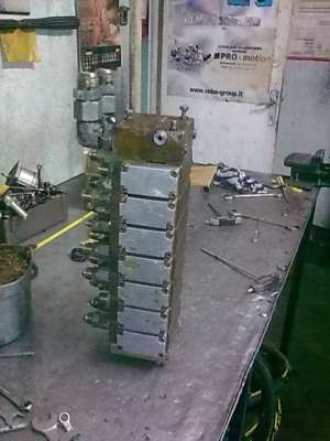 vand distribuitor fai fai komatsu MF jcb etc