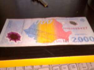 vand o bancnota de 2000 de lei