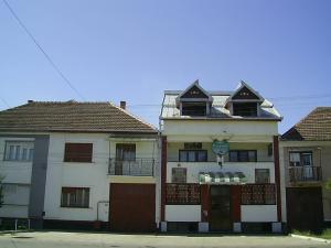 De vanzare motel+casa