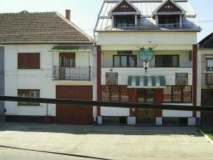 De vanzare motel+casa