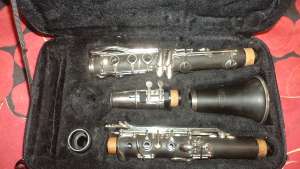 Vand Clarinet din lemn Urgent !!!