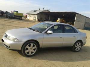 vand volanta audi a4 motor 2.4 benzina an 2000