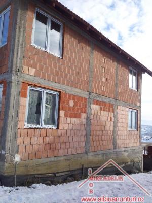 VINDEM CASA D+P+M 5 CAMERE,    LOC. CISNADIE