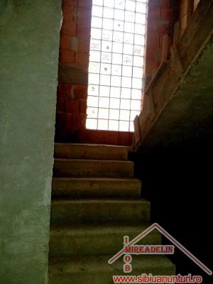 VINDEM CASA D+P+M 5 CAMERE,    LOC. CISNADIE