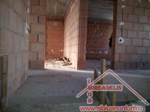 VINDEM CASA D+P+M 5 CAMERE,    LOC. CISNADIE