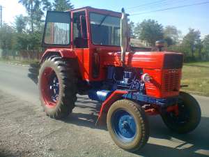 tractor u 650 m