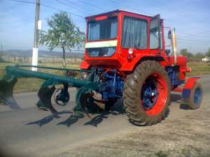 tractor u 650 m