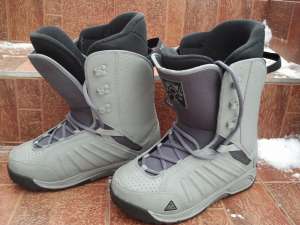 vand echipament snowboard nou si second hand