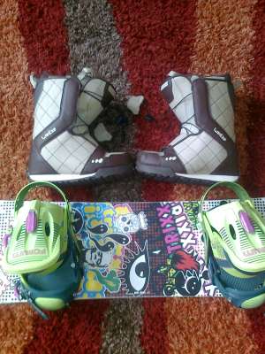 vand echipament snowboard nou si second hand