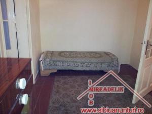 INCHIRIEM APARTAMENT LA CASA 2 CAMERE,   STR. AVRAM IANCU