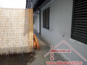 INCHIRIEM APARTAMENT LA CASA 2 CAMERE,   STR. STEFAN CEL MARE