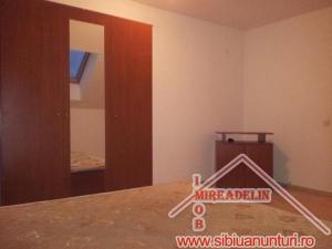INCHIRIEM APARTAMENT LA MANSARDA 3 CAMERE,   ZONA CEDONIA