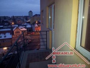 INCHIRIEM APARTAMENT LA MANSARDA 3 CAMERE,   ZONA CEDONIA