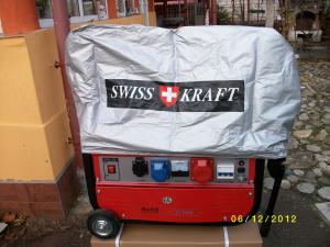 Generator de curent 6.5 kw,   3 tensiuni de iesire 12v,   220v si 380 v,   motor honda pe benzina,  