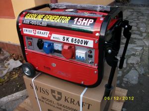 Generator de curent 6.5 kw,   3 tensiuni de iesire 12v,   220v si 380 v,   motor honda pe benzina,  