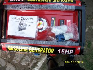 Generator de curent 6.5 kw,   3 tensiuni de iesire 12v,   220v si 380 v,   motor honda pe benzina,  